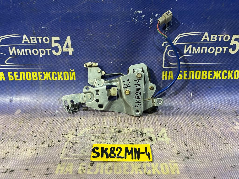 Замок двери задней левой NISSAN VANETTE 2001