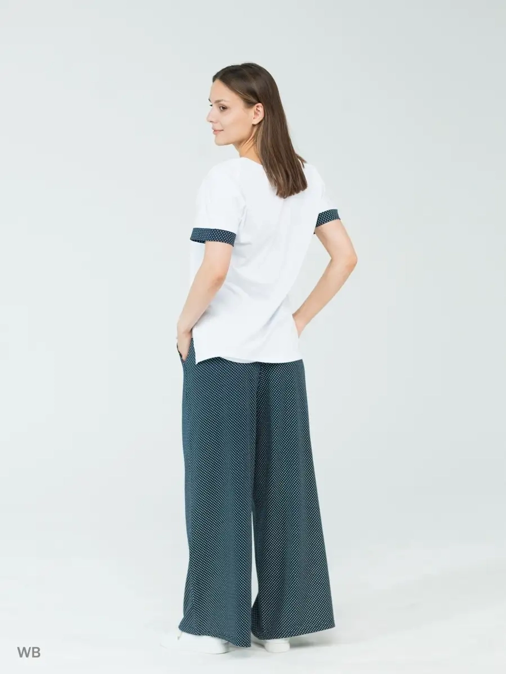 Костюм трикотажный оверсайз с широкими брюками