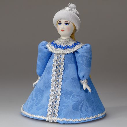 Сувенирная кукла в голубом наряде