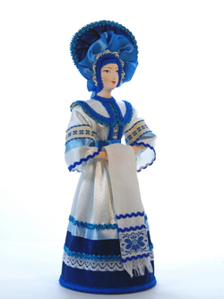 Кукла коллекционная фарфоровая Хозяюшка  русском костюме в стиле Гжель