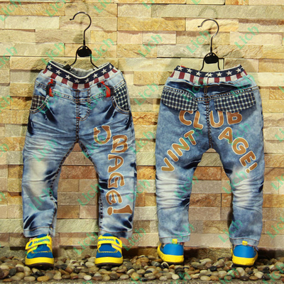 Джинсы детские с декоративными потертостями и надписями