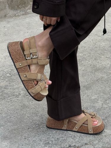 Бежевые сандалии из замши на пробковой подошве