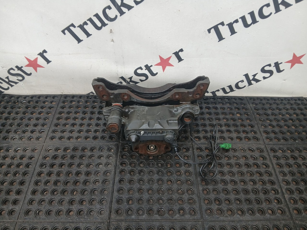 Суппорт передний правый 2019г.