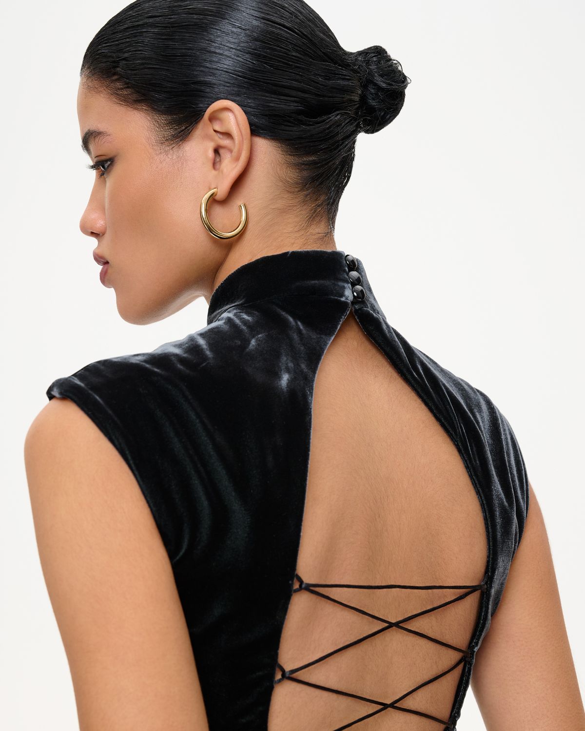 Топ-ципао из бархата с открытой спиной на шнуровке