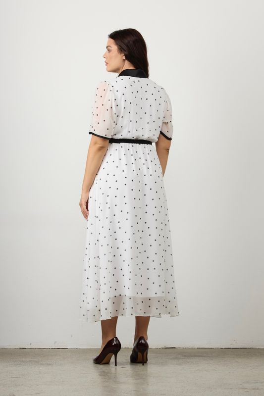 Платье из шифона с контрастными деталями, белое в черный горох