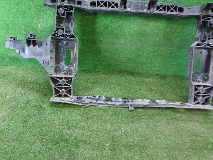 Телевизор Genesis GV70 (2020-н.в.)