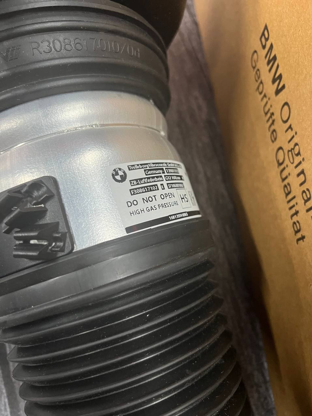 Пневмостойка передняя правая BMW 7 G12 37106881062