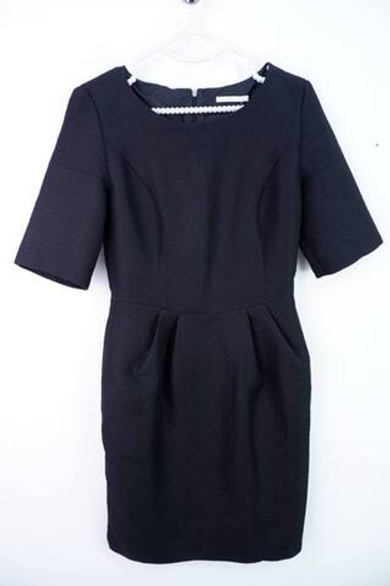 Платье Zarina лаконичного дизайна, маркировка 42, визуально на 42 размер