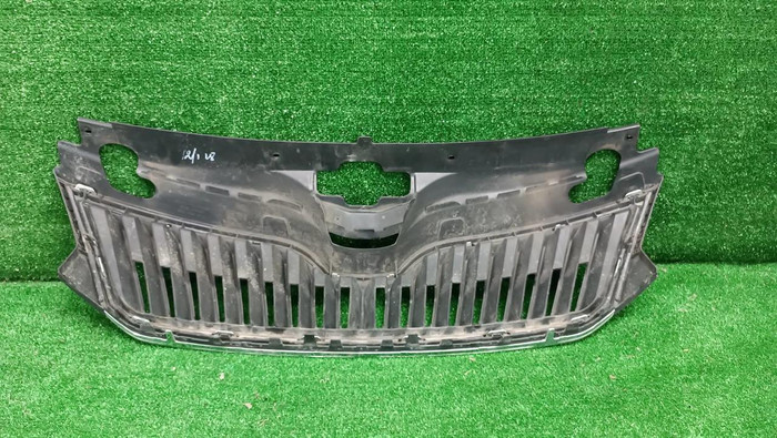 Решетка радиатора Skoda Rapid 1 (2012-2020)