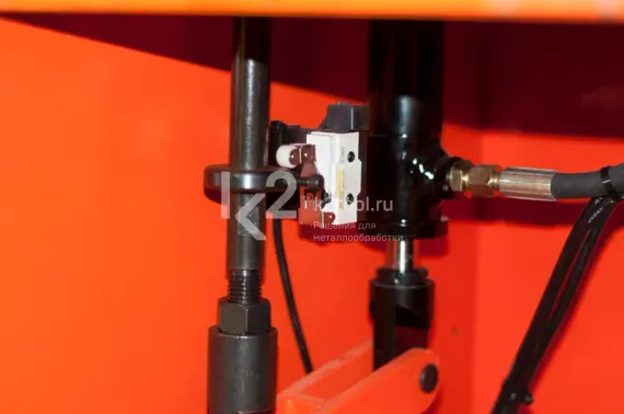 Гидравлическая гильотина STALEX HQ01-2X1320B