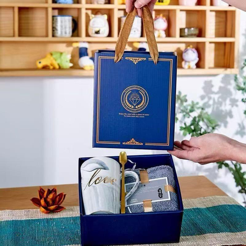 Подарочный набор кружка+ложка+полотенце