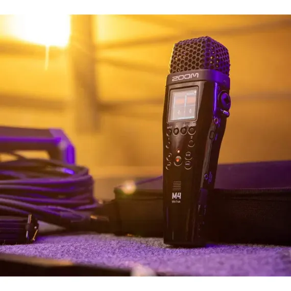 Zoom M4