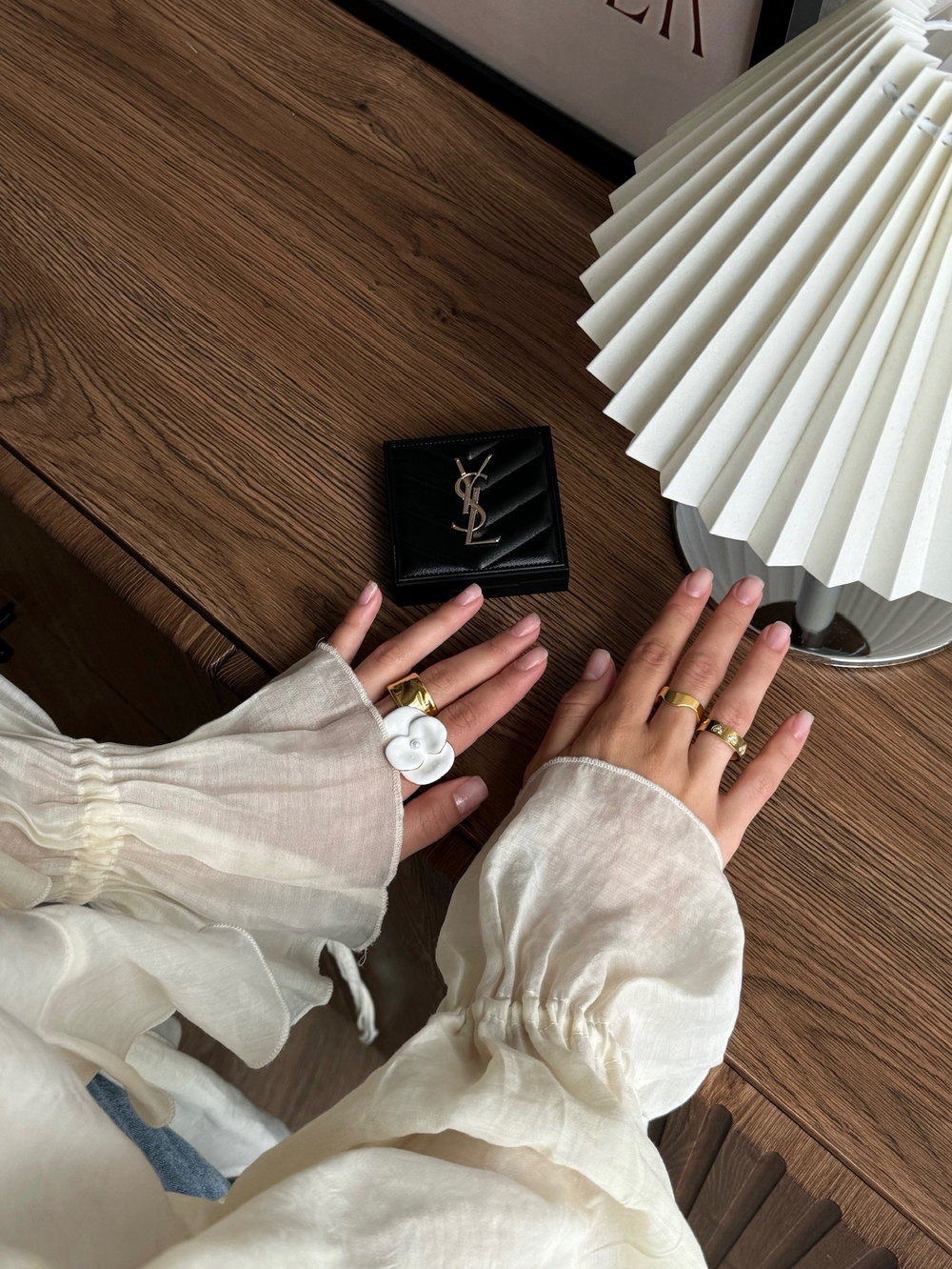 Кольцо Flower white