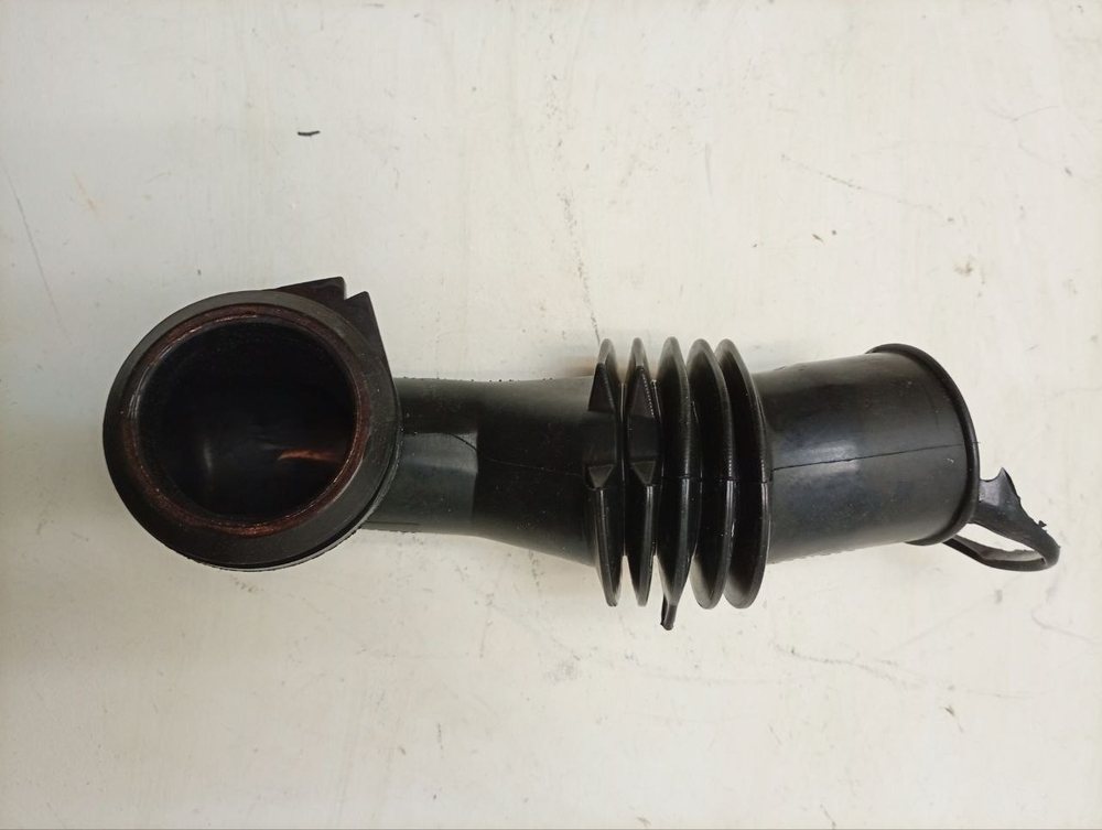 WMSD7105B кт17 Заливной патрубок для стиральных машин Ariston Indesit 144030019001 б/у