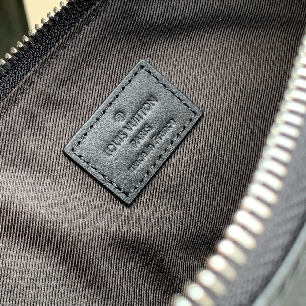Louis Vuitton Takeoff Pouch
