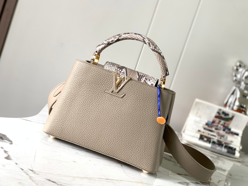 Louis Vuitton Capucines BB
