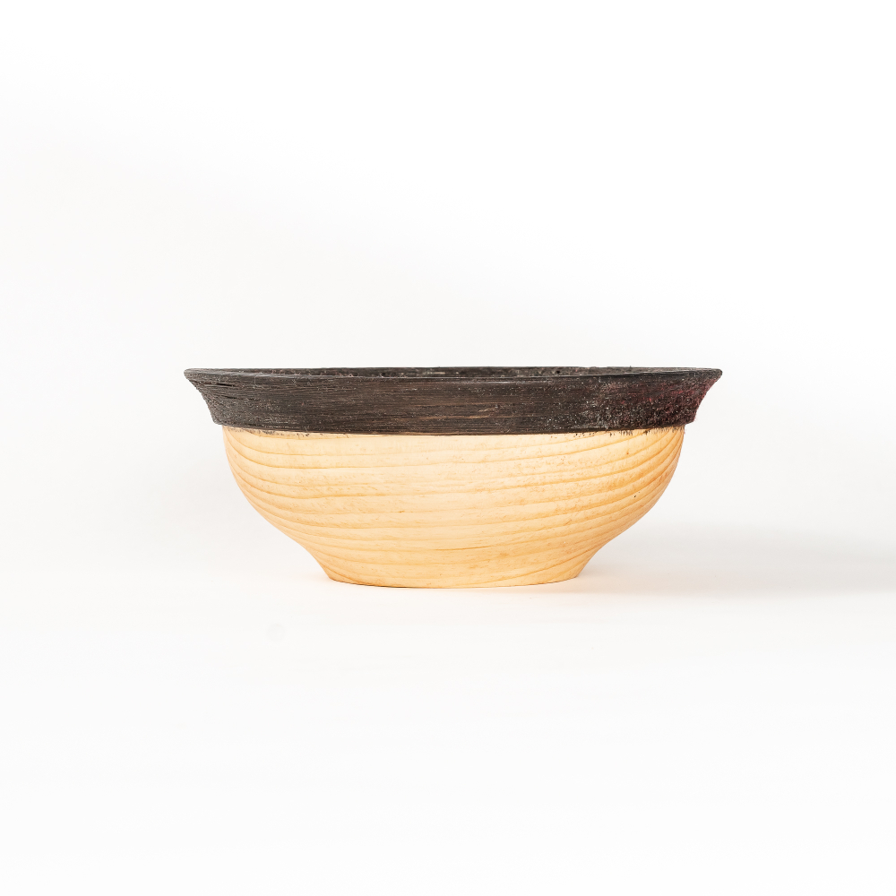 Деревянная глубокая тарелка из сибирского кедра. T194