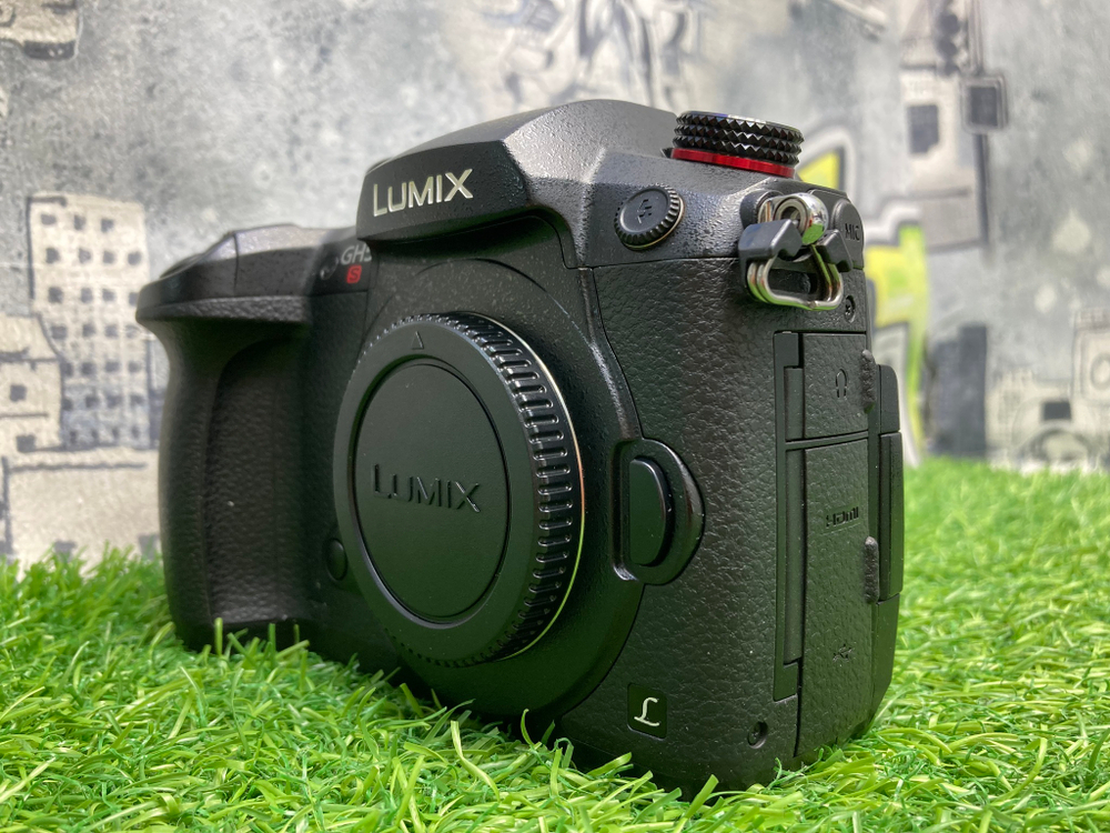 Panasonic Lumix GH5S 4.100 кадров