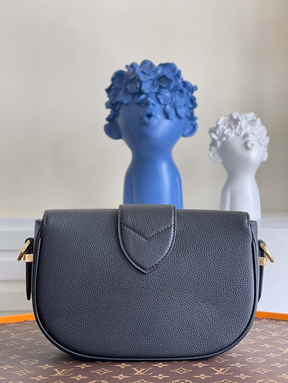 Louis Vuitton Pont 9 Soft MM