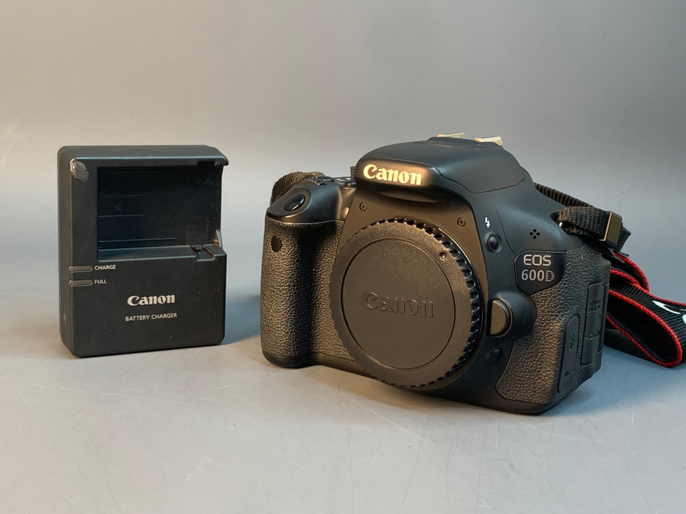 Canon EOS 600D Body 15000 кадров