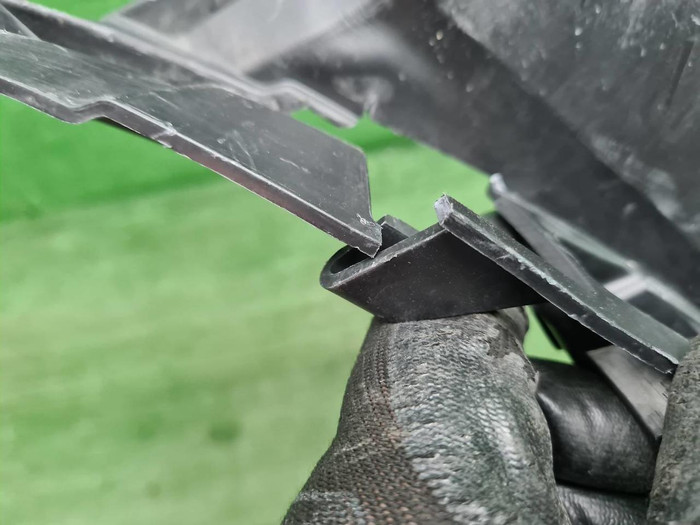 Кронштейн перед. бампера Mercedes E W213 20-23 AMG