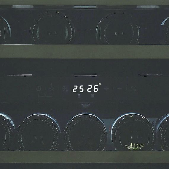 Встраиваемый винный шкаф Korting KFW 604 DB GXN