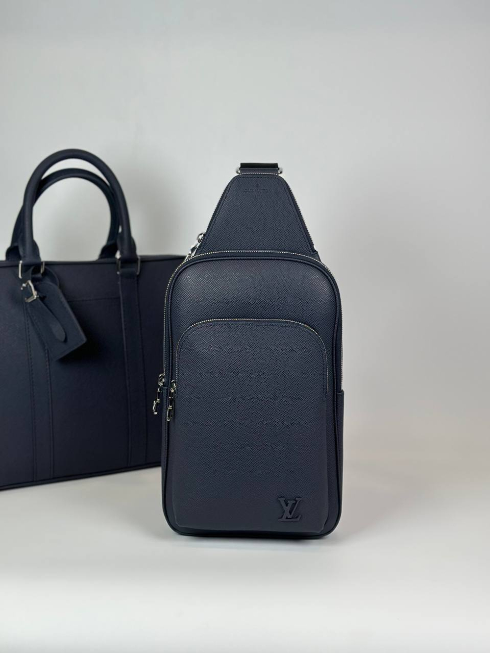 Сумка-слинг Louis Vuitton, арт. 477575635