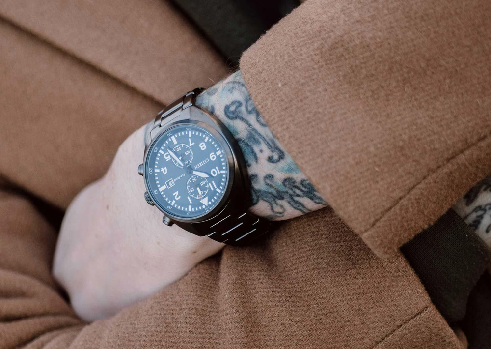 Мужские японские наручные часы Citizen CA7047-86E