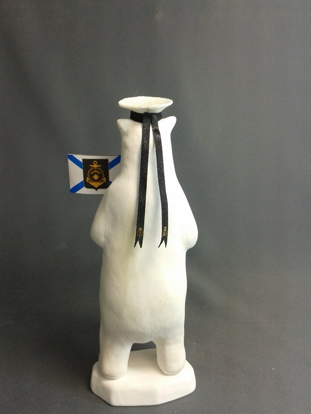 Сувенир Белый медведь на льдине с флажком в бескозырке