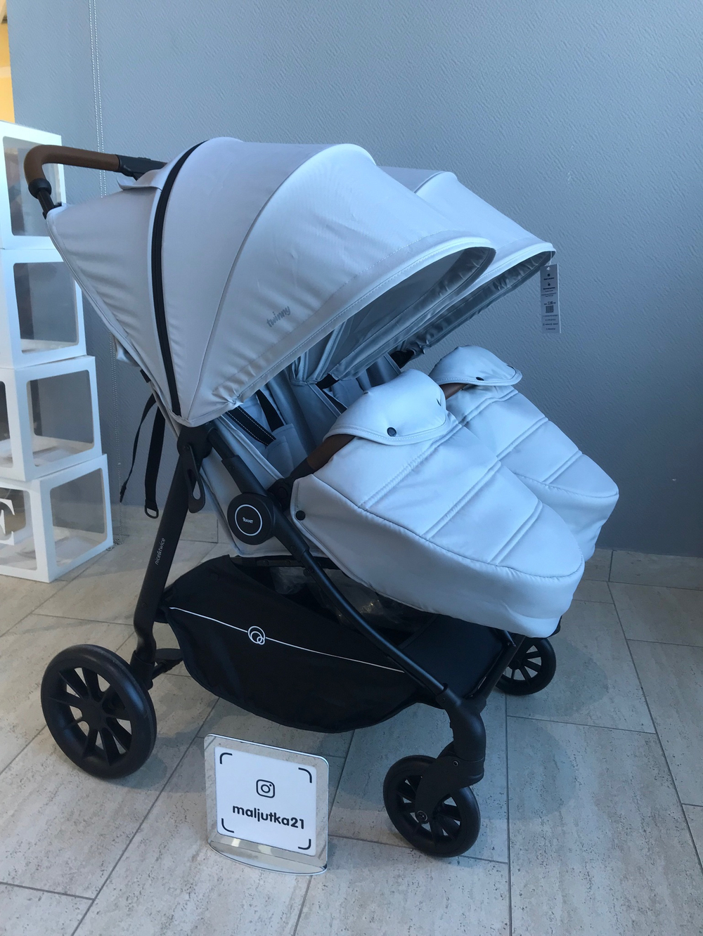 Коляска детская для близнецов RANT "Twinny" RA151 Luna