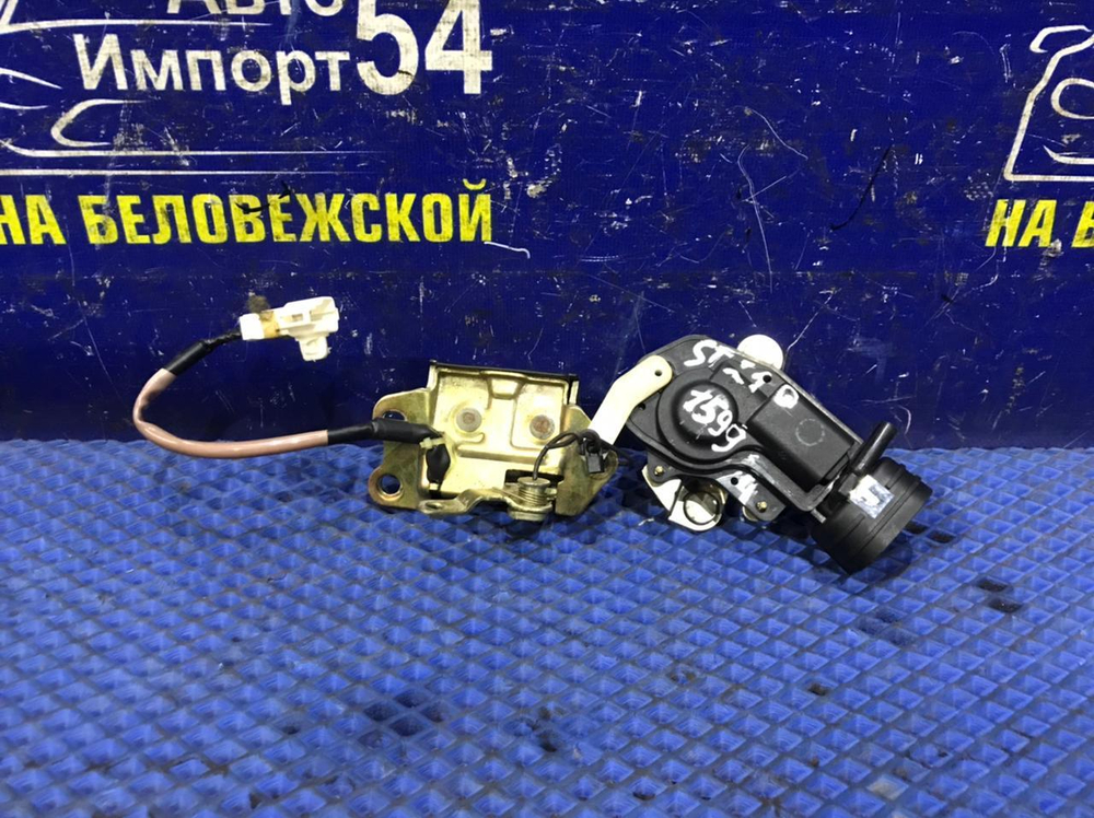 Замок багажника TOYOTA CALDINA 1997-2002