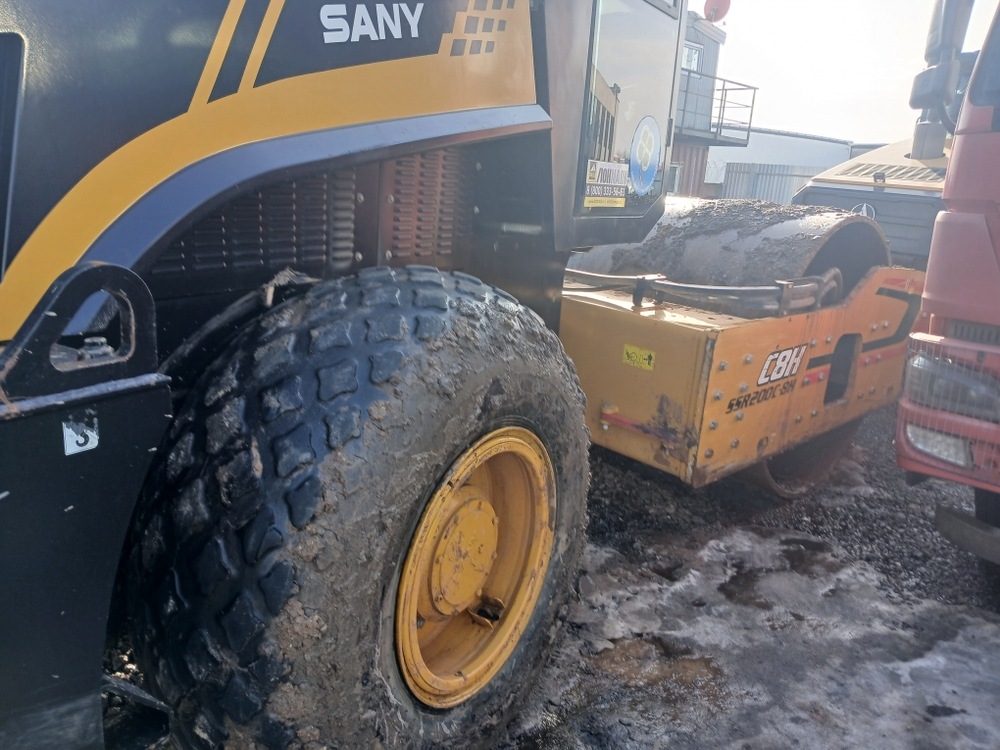 SANY SSR* Каток SSR200C-8H (Дизельный, 6,8 л, 200 л.с., АТ)