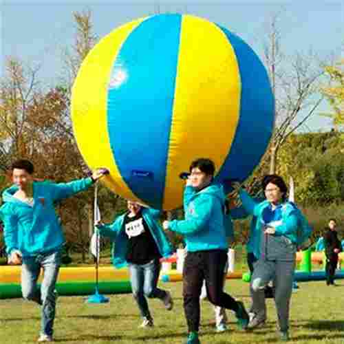 Надувная командная игра "Удержи воздушный шар"