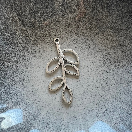 Подвеска дерево-лист. Античное серебро. Фурнитура для изготовления украшений и аксессуаров.