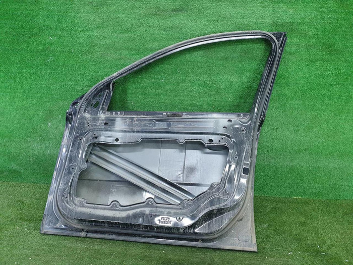 Дверь передняя правая Volvo XC70 2 (2007-2016)