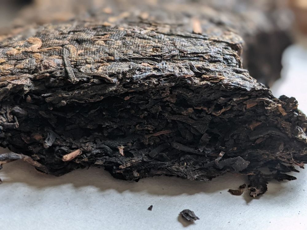 Шу Пуэр "Менхай ГунТин", 2009 г, в разлом