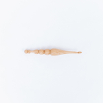 Деревянный крючок для вязания из сибирского кедра 5.5 мм. K197