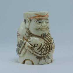 Нэцкэ Эбису со свещенной рыбой Тай