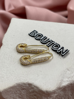 Серьги золотистые в форме "Булавки" в стразах