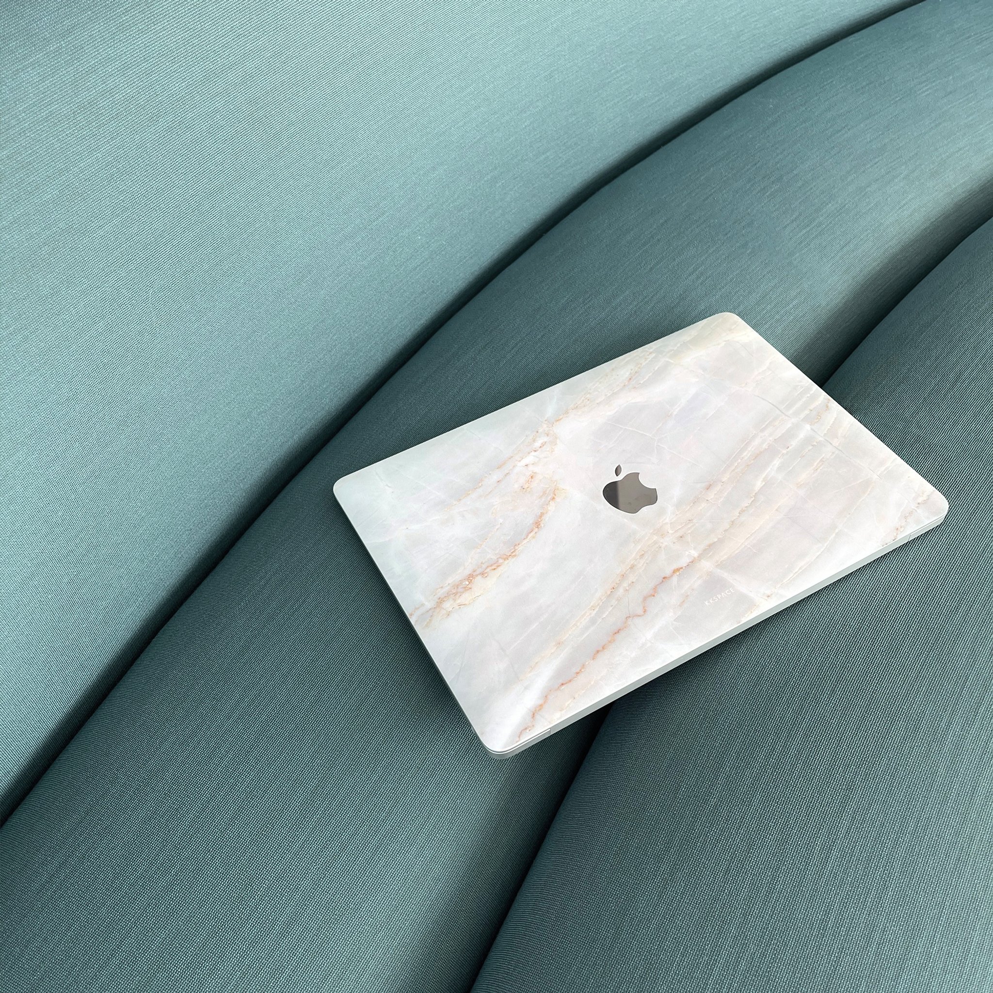 Виниловая наклейка CLOUD для MacBook