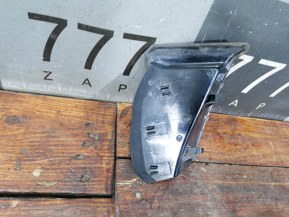 Щиток Накладка фонаря заднего правого Geely Coolray 19-нв Б/У Оригинал 7057015800