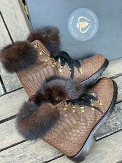 Ботинки из кожи питона декорированные мехом норки SH-132