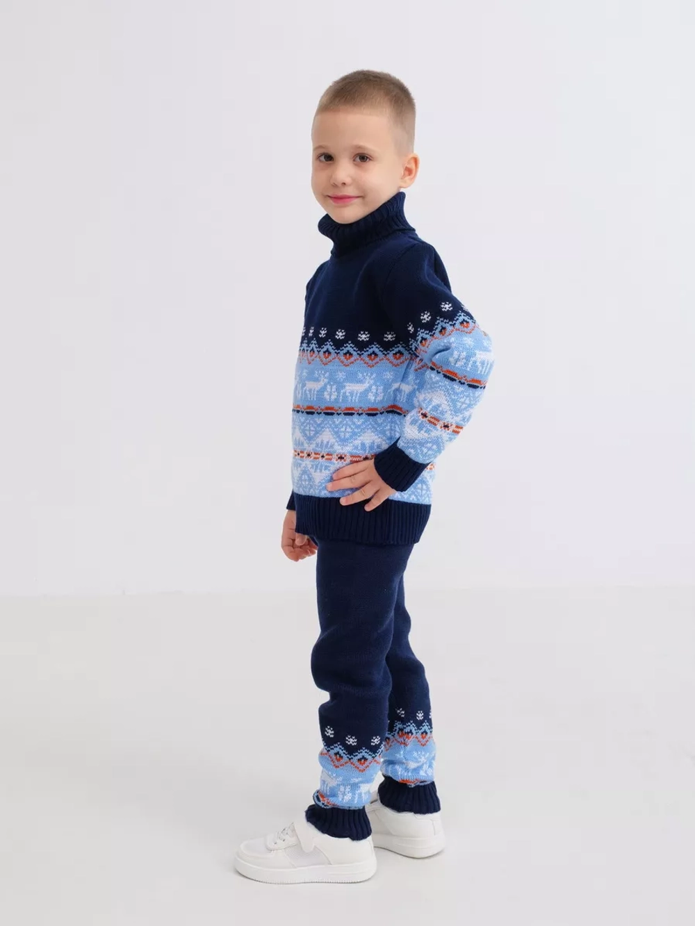 Свитер вязаный с горлом