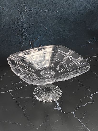 Блюдо-фруктовница стеклянная на ножке 28х15 см.