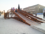 Деревянная зимняя горка