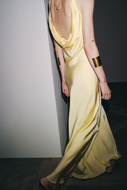 ZARA ДЛИННОЕ АТЛАСНОЕ ПЛАТЬЕ ИЗ КОЛЛЕКЦИИ ZW, ЖЕЛТЫЙ
