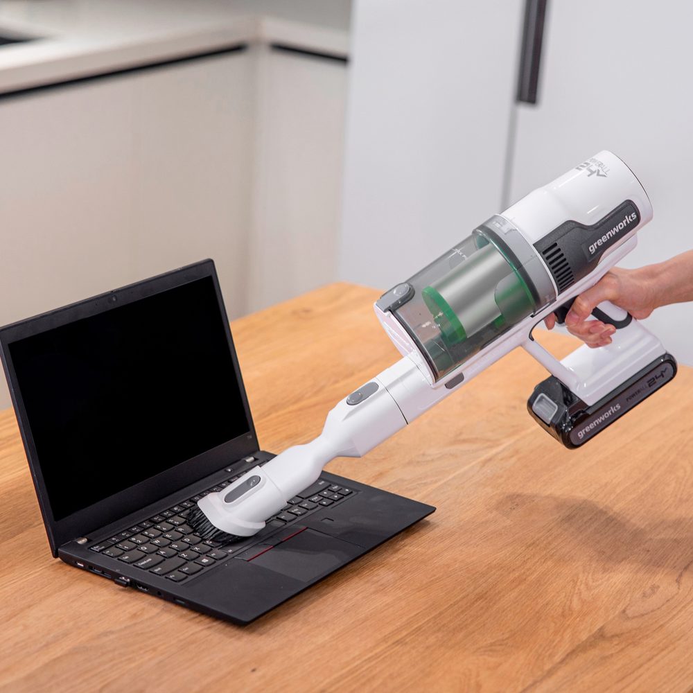 Пылесос вертикальный акк. Greenworks SV24360, 24V, б/щет, 250 Вт, 17 кПа, электрощетка, 2 насадки, LED, белый+серебро, 1х4Ач и ЗУ (4702107UB)