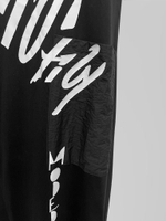 Платье Punk Queen 946 длинное свободное с накладным карманом и надписями спереди