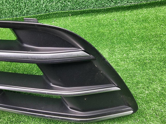 Решетка бампера правая Audi Q5 2 80A 17-20 S-line