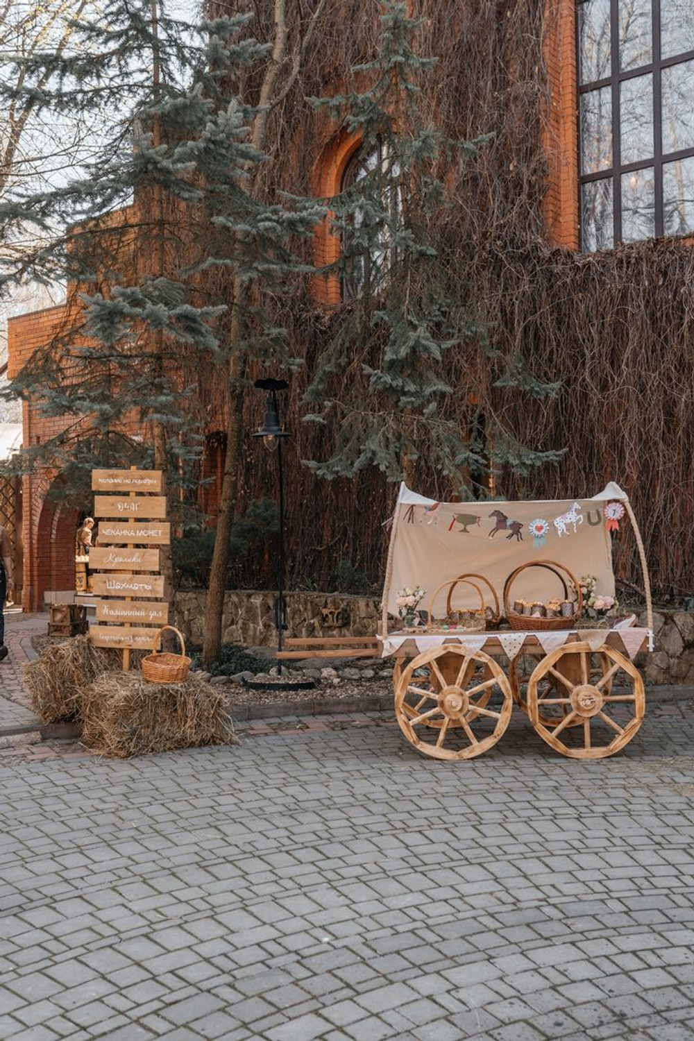 Ковбойская телега с крышей в аренду